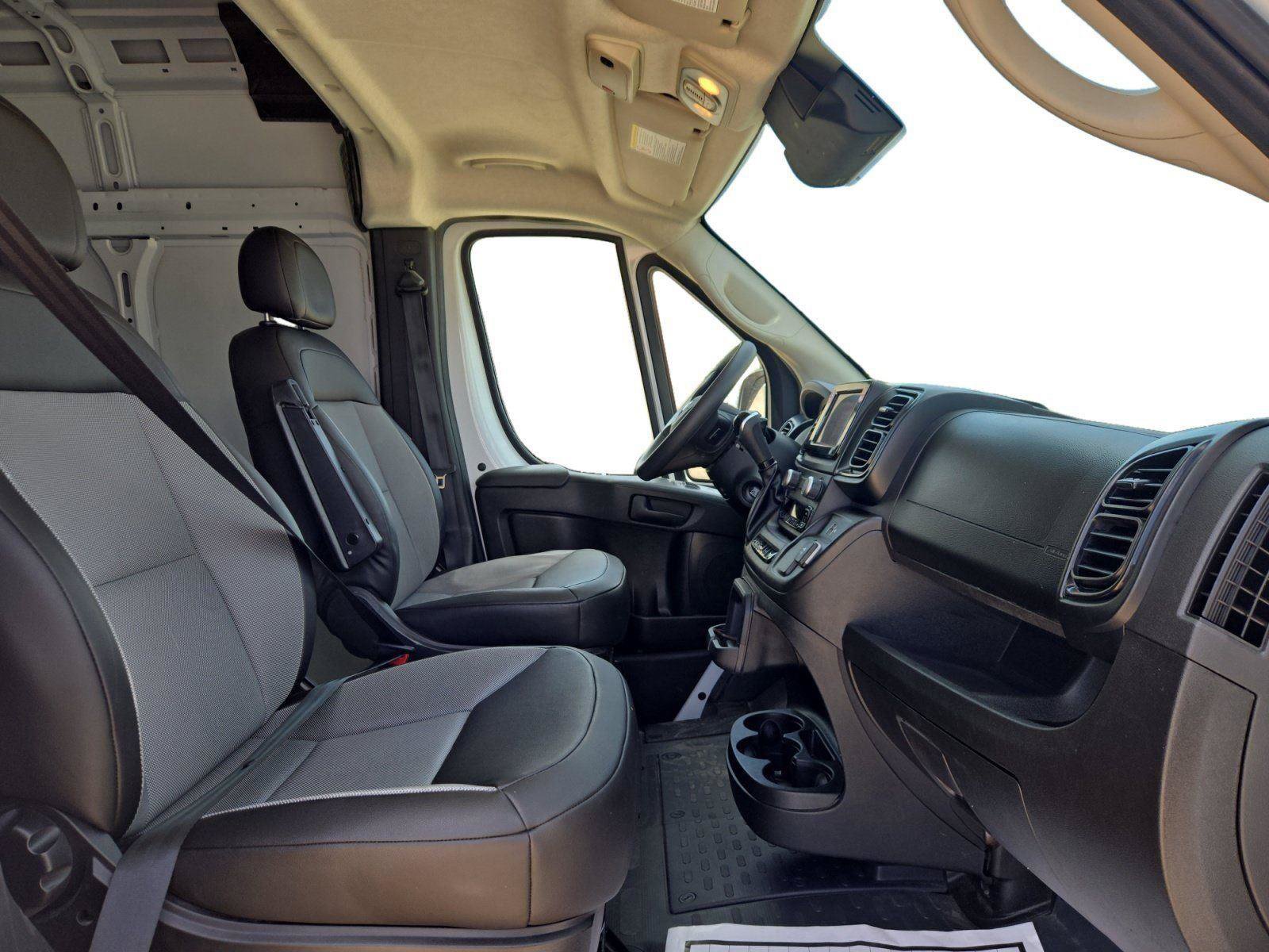 Used 2025 RAM ProMaster 2500 w/ Convenience Group FWD image 24
