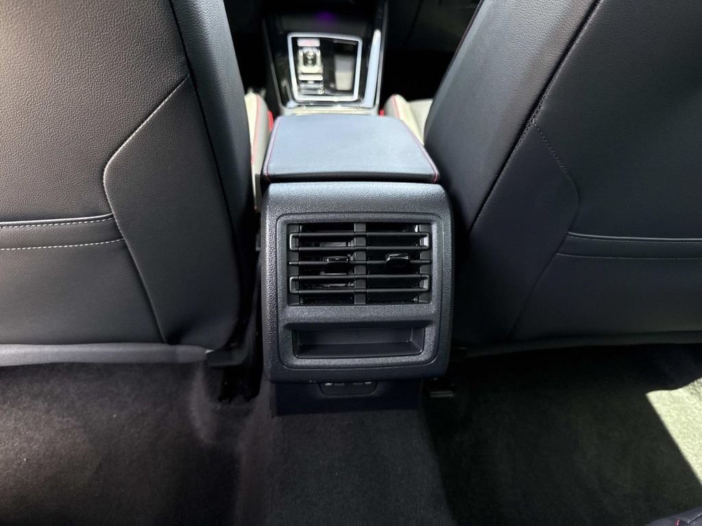 Used 2024 Volkswagen GTI SE FWD image 19