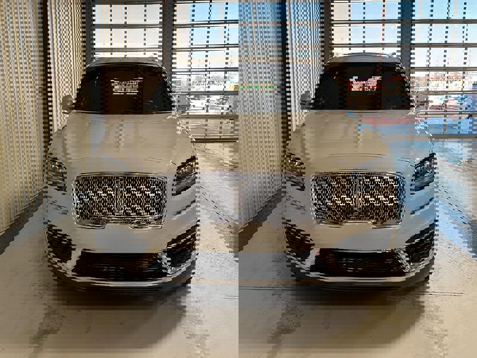 Used 2020 Lincoln Nautilus Standard w/ Equipment Group 101A image 4