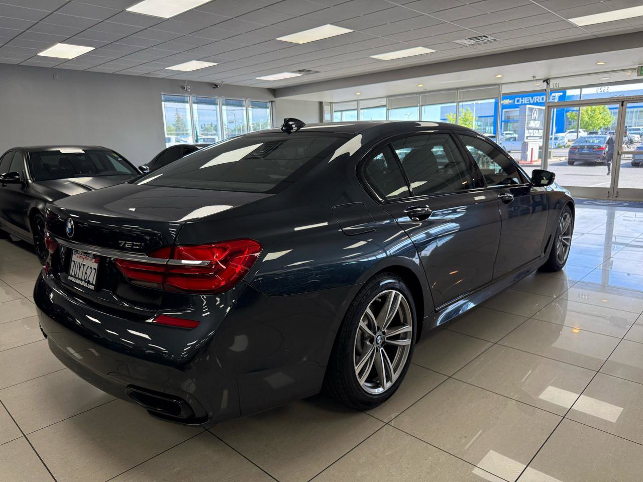 Used 2016 BMW 750i RWD image 2