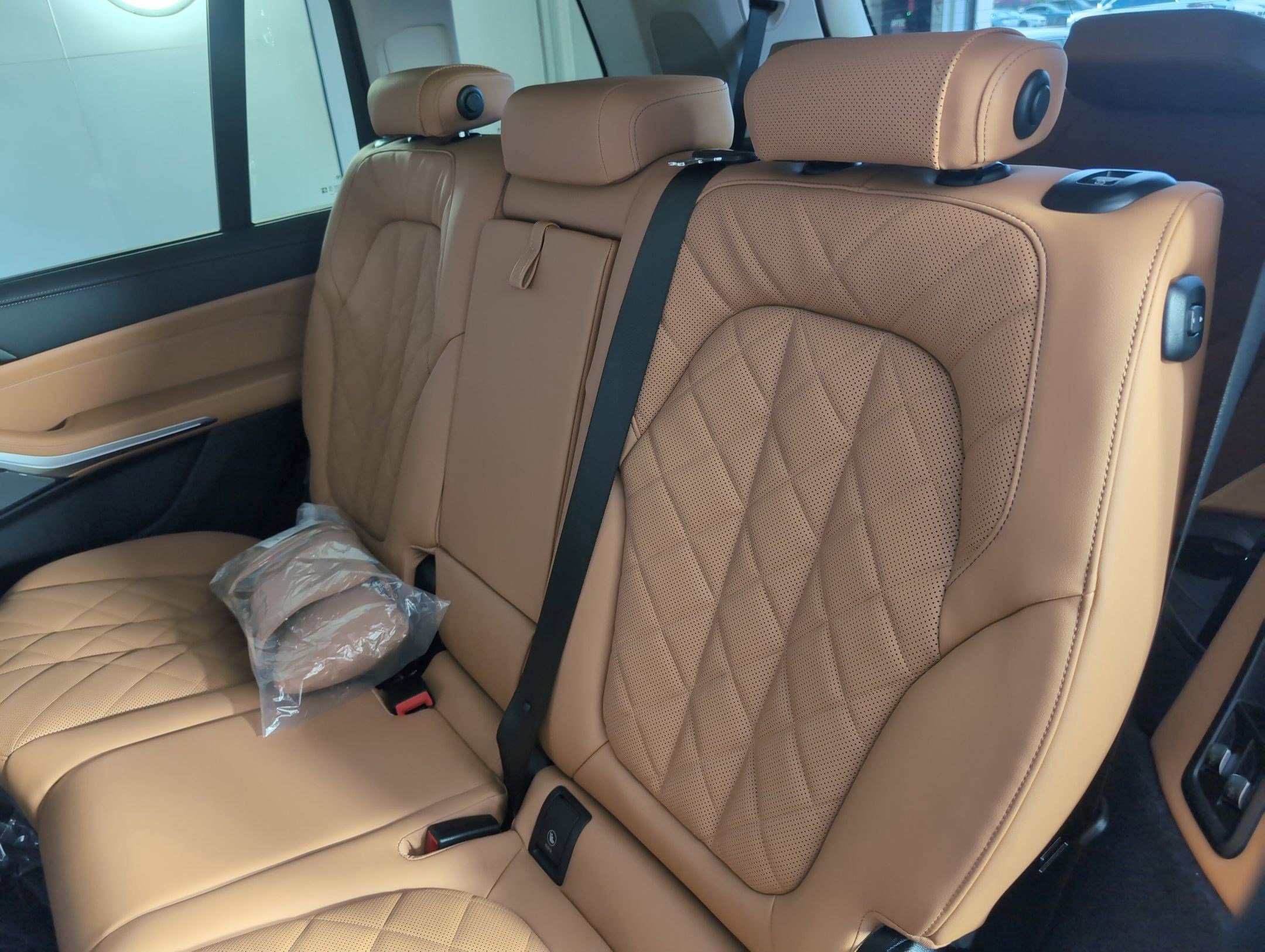 Used 2026 BMW X7 xDrive40i w/ Premium Package image 27