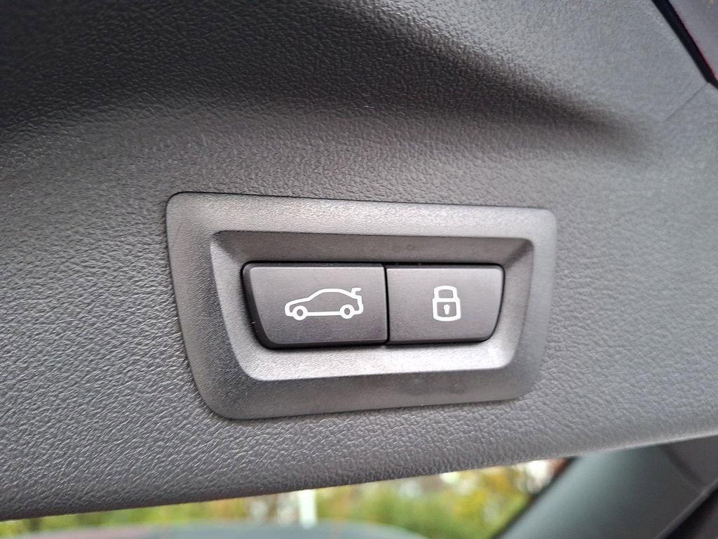 Used 2026 BMW X7 M60i w/ Executive Package image 30