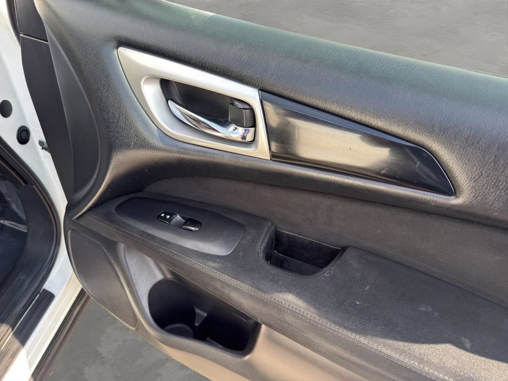Used 2015 Nissan Pathfinder S FWD image 19