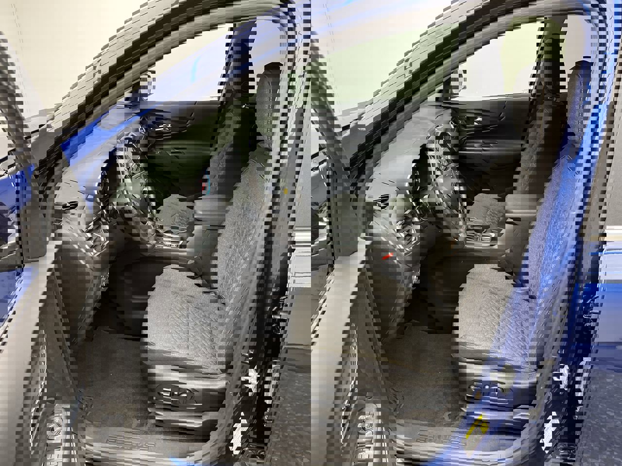 Certified 2022 Chevrolet Equinox LT w/ Driver Convenience Package image 3