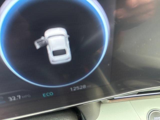Used 2025 Hyundai Elantra Limited FWD image 13