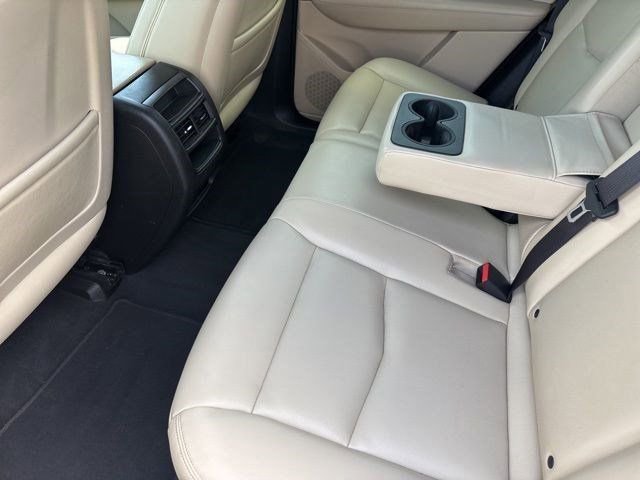 Used 2017 Cadillac XT5 FWD w/ LPO, Wheel Lock Package image 29