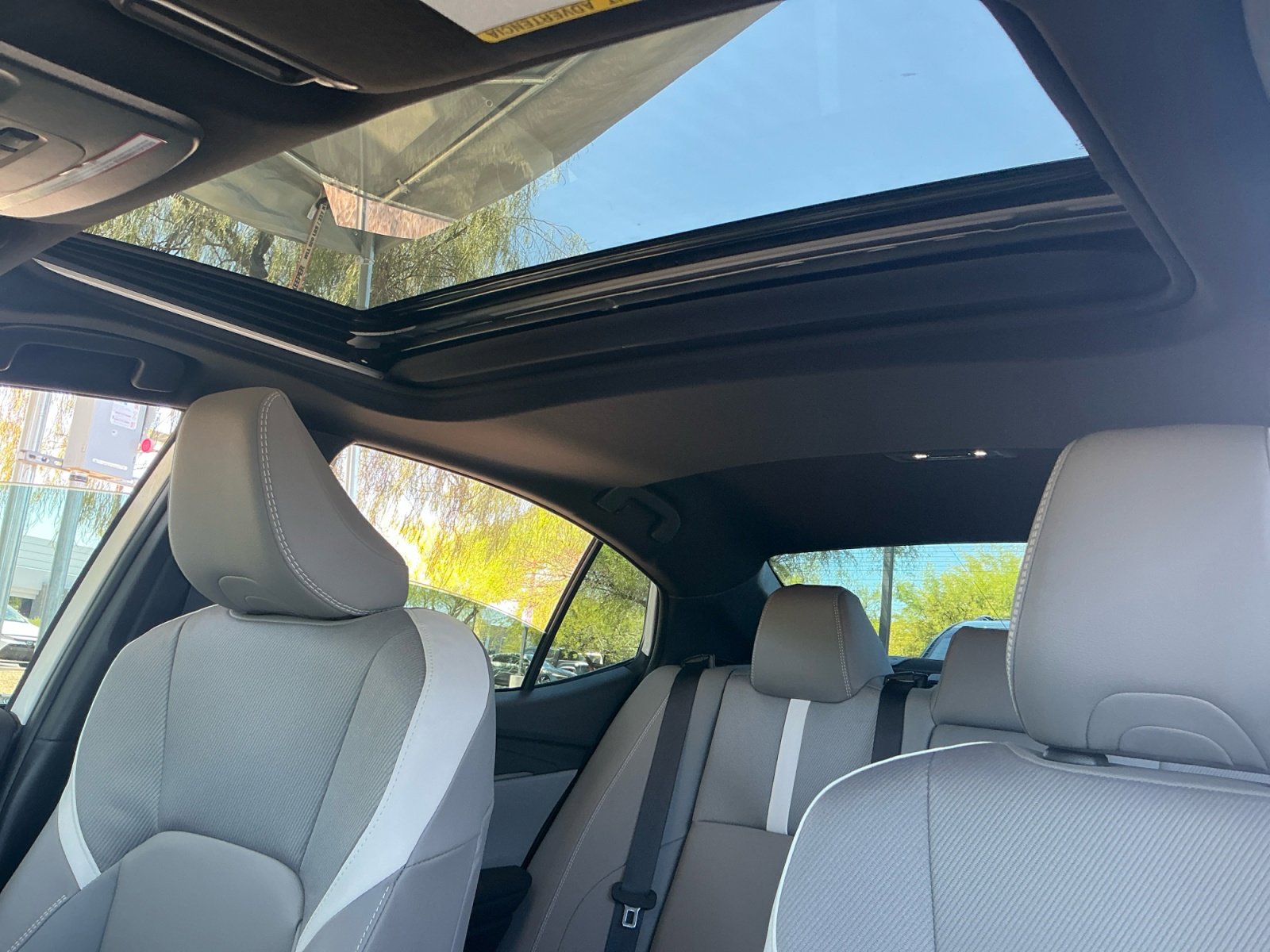 Used 2025 Toyota Camry SE image 33