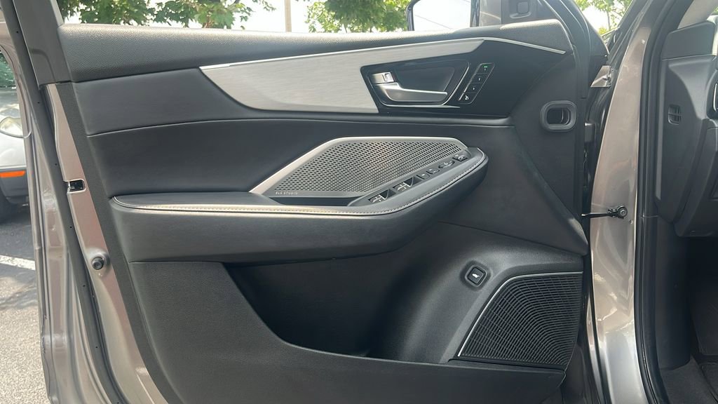 Used 2023 Acura MDX SH-AWD w/ Technology Package image 10