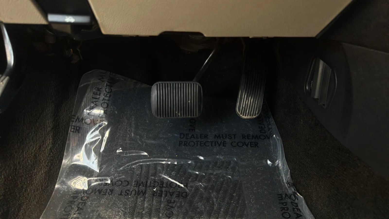Used 2018 Ford Explorer XLT w/ Equipment Group 202A FWD image 29
