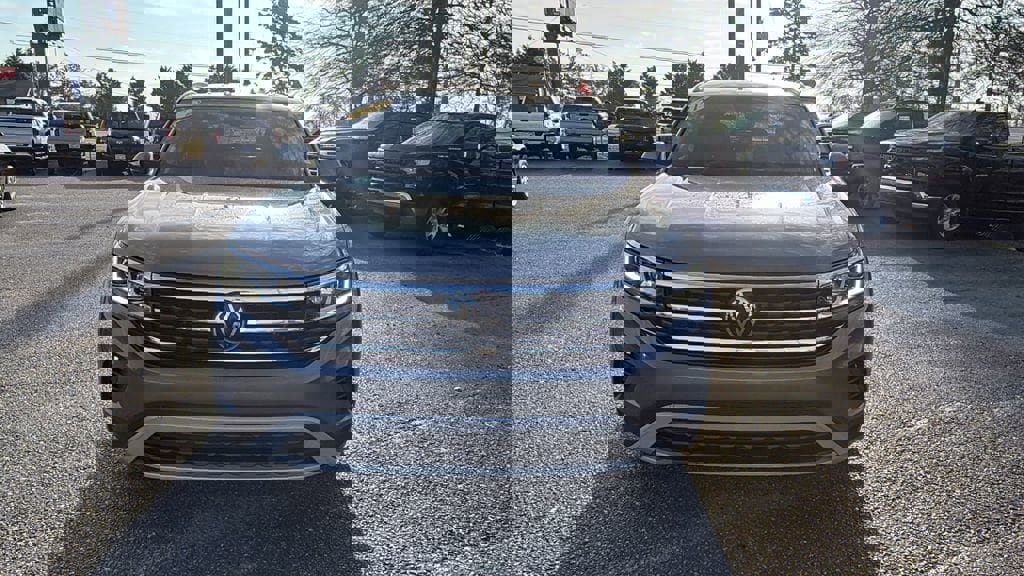 Used 2021 Volkswagen Atlas Cross Sport SE image 2