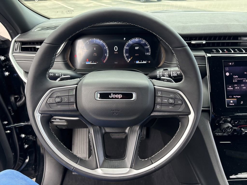 New 2025 Jeep Grand Cherokee Laredo X image 19