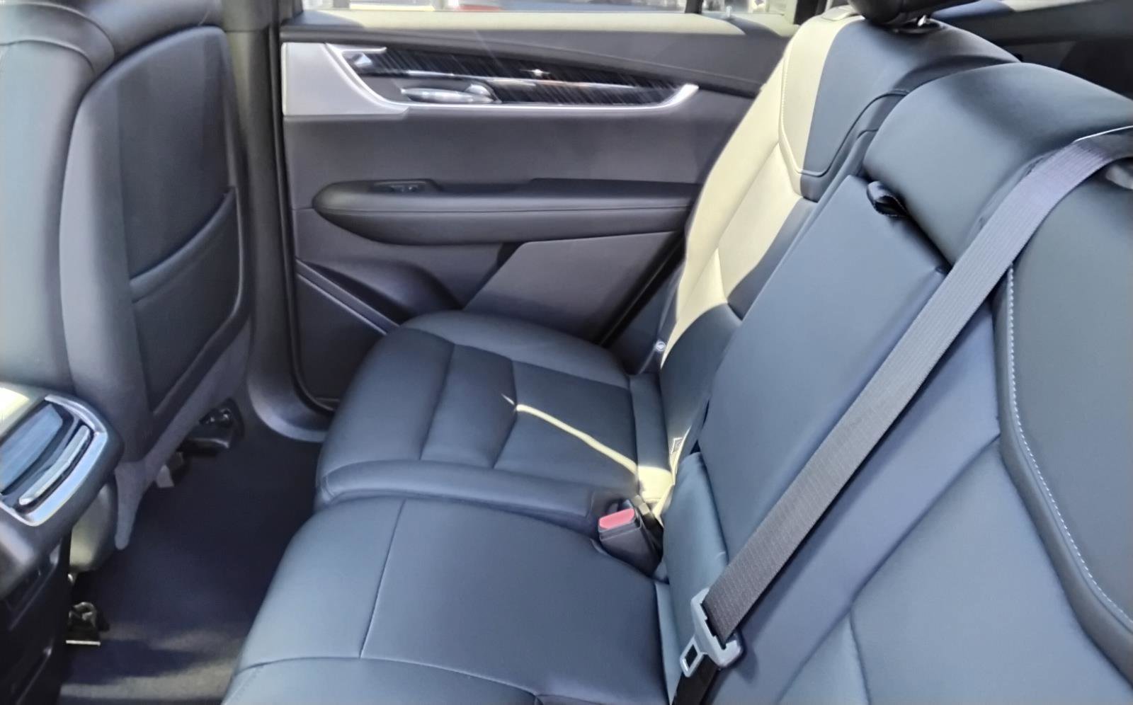 Used 2023 Cadillac XT6 Premium Luxury image 21