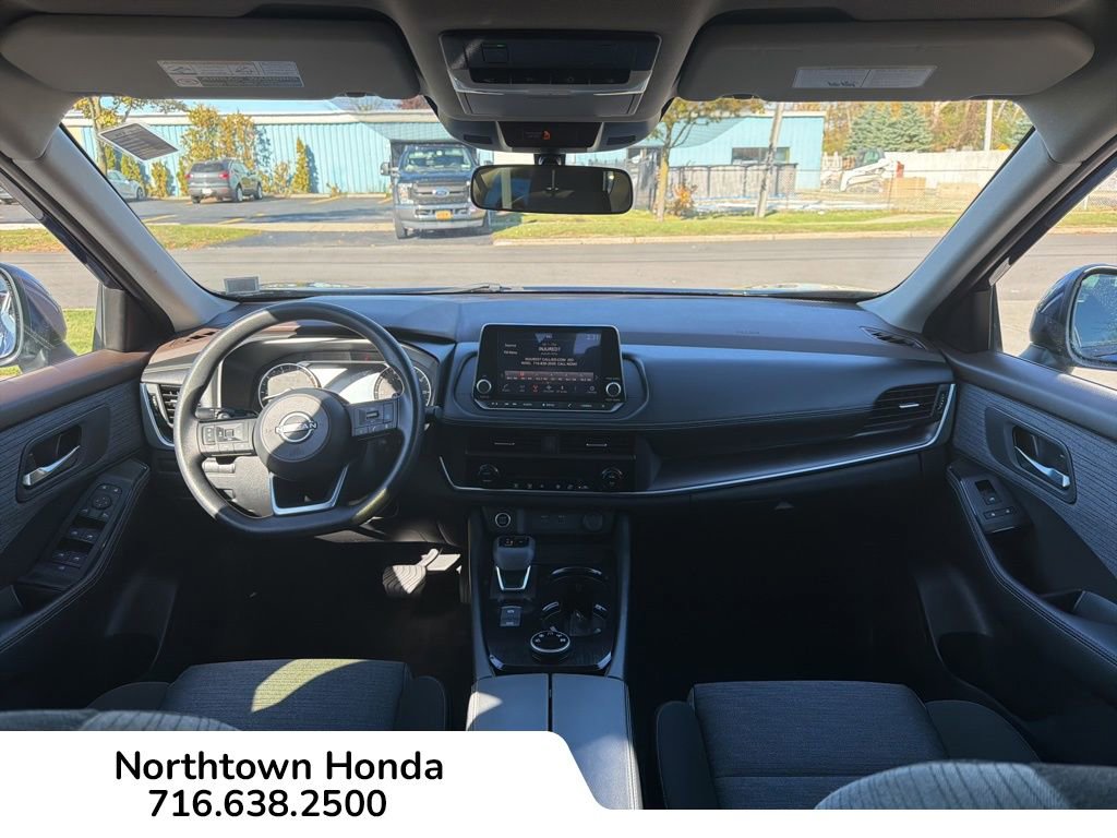 Used 2023 Nissan Rogue SV image 13