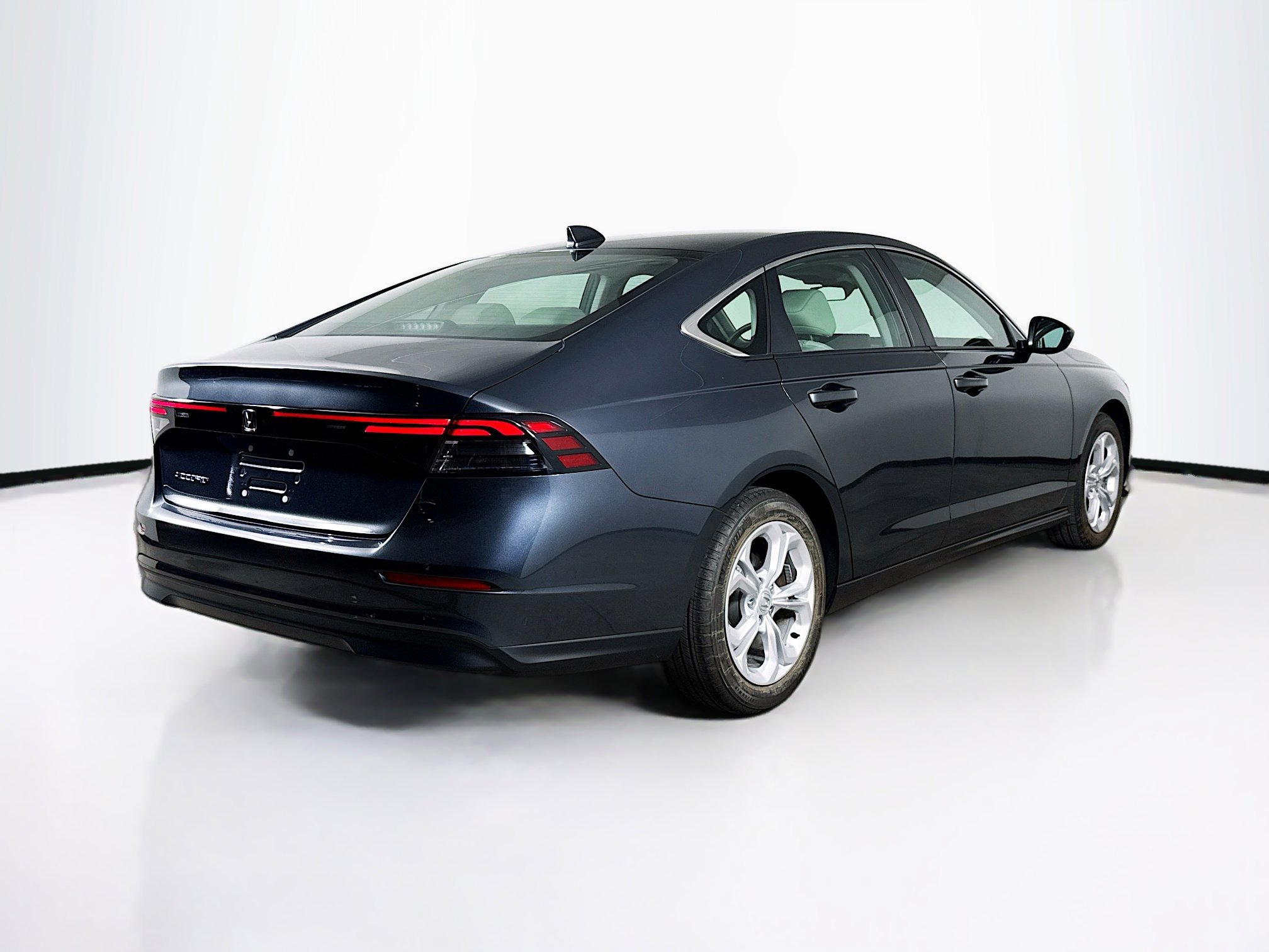 Certified 2025 Honda Accord LX image 29
