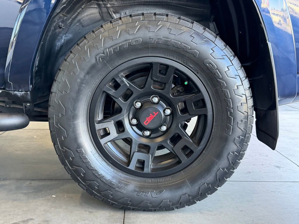 Used 2022 Toyota 4Runner SR5 Premium w/ Moonroof Package RWD image 16