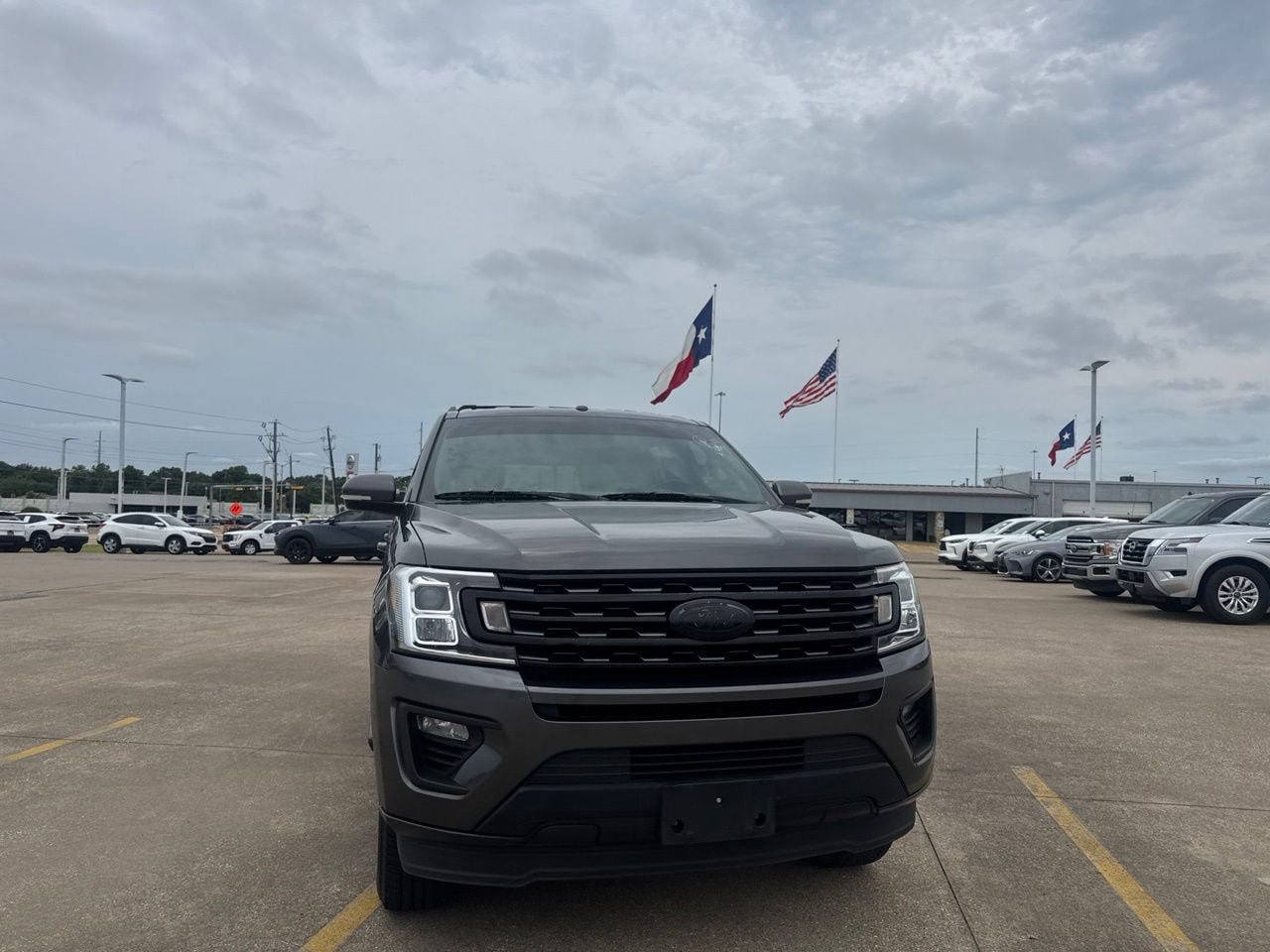 Used 2019 Ford Expedition XLT w/ Equipment Group 201A RWD image 4