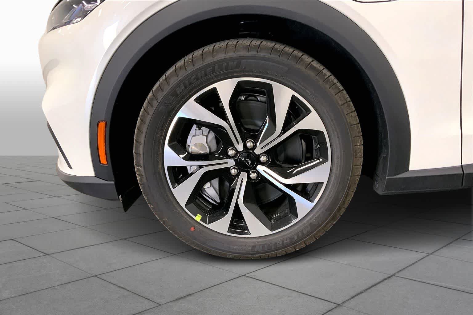 New 2026 Ford Mustang Mach-E Select w/ Comfort Package Lite RWD image 9