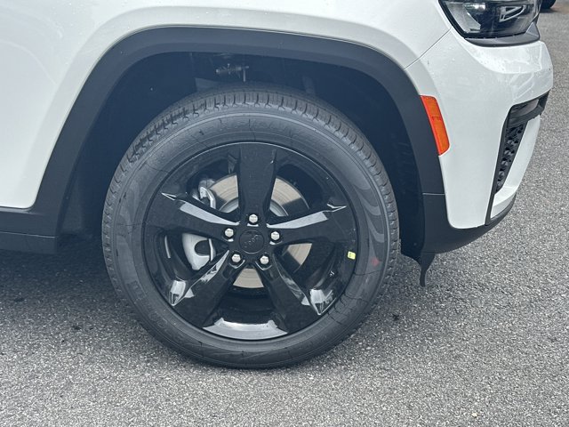 New 2026 Jeep Grand Cherokee Limited w/ Limited Altitude Package AWD/4WD image 12