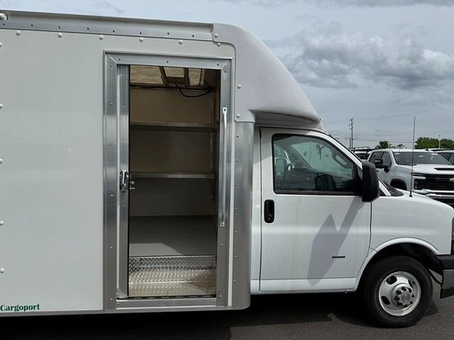 New 2023 Chevrolet Express 3500 w/ Power Convenience Package RWD image 10