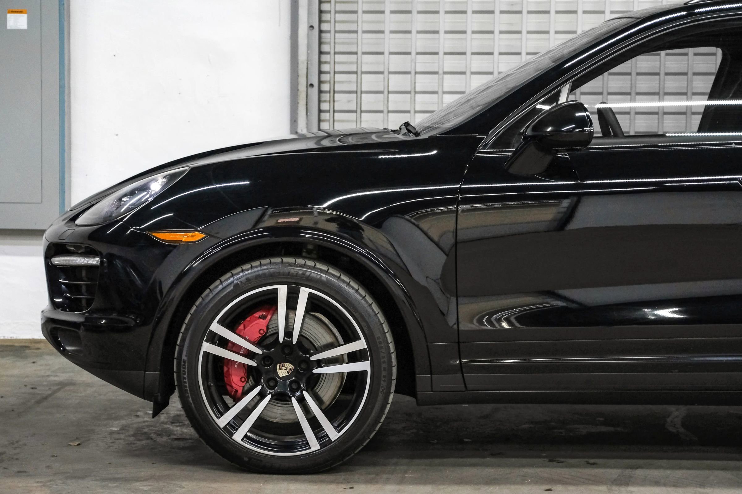 Used 2014 Porsche Cayenne Turbo S AWD/4WD image 17