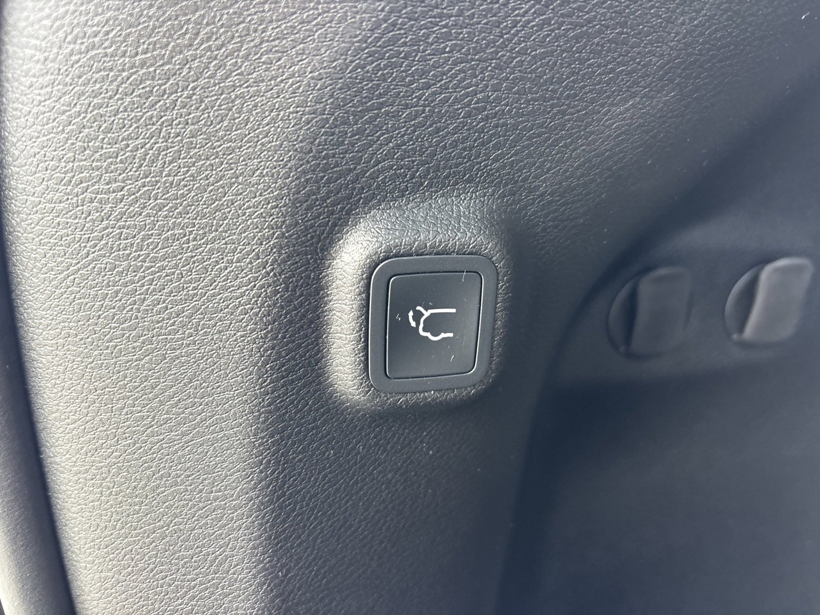 Used 2022 Jeep Cherokee Trailhawk w/ Sun, Sound & Nav Group image 16