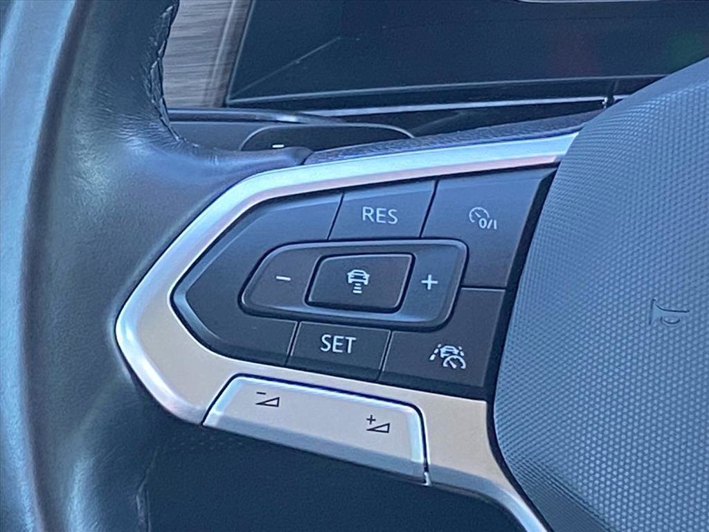 Certified 2024 Volkswagen Atlas SEL Premium R-Line image 8