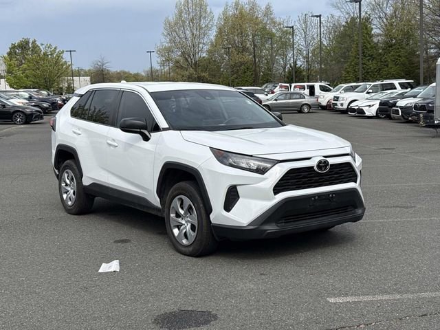 Used 2022 Toyota RAV4 LE image 1