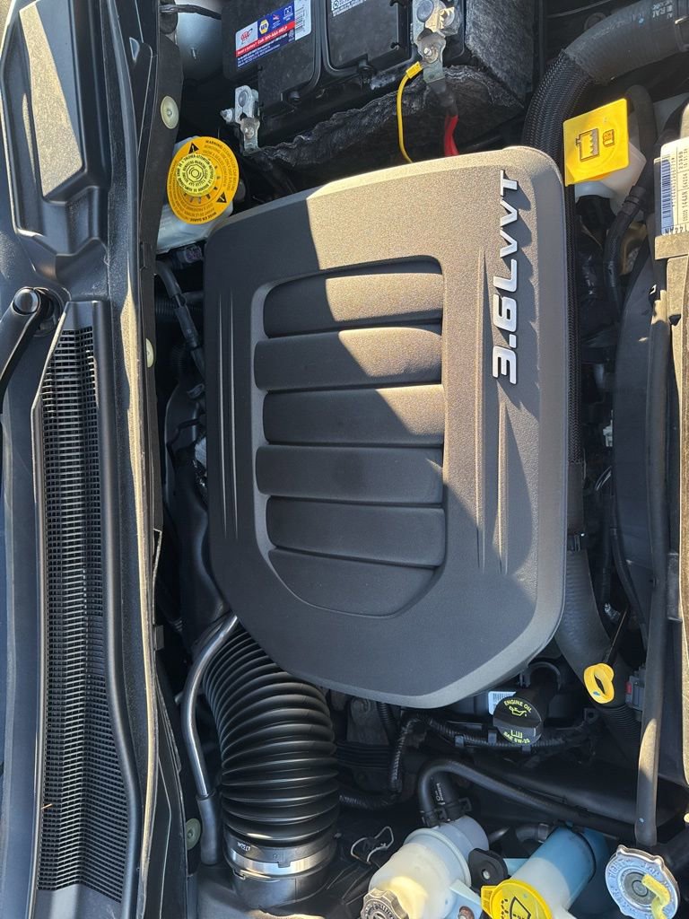 Used 2017 Dodge Grand Caravan SE image 28