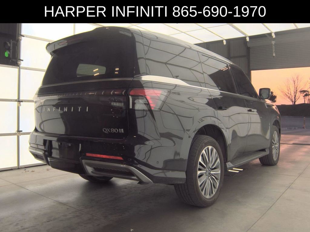 Used 2025 INFINITI QX80 Sensory AWD/4WD image 3