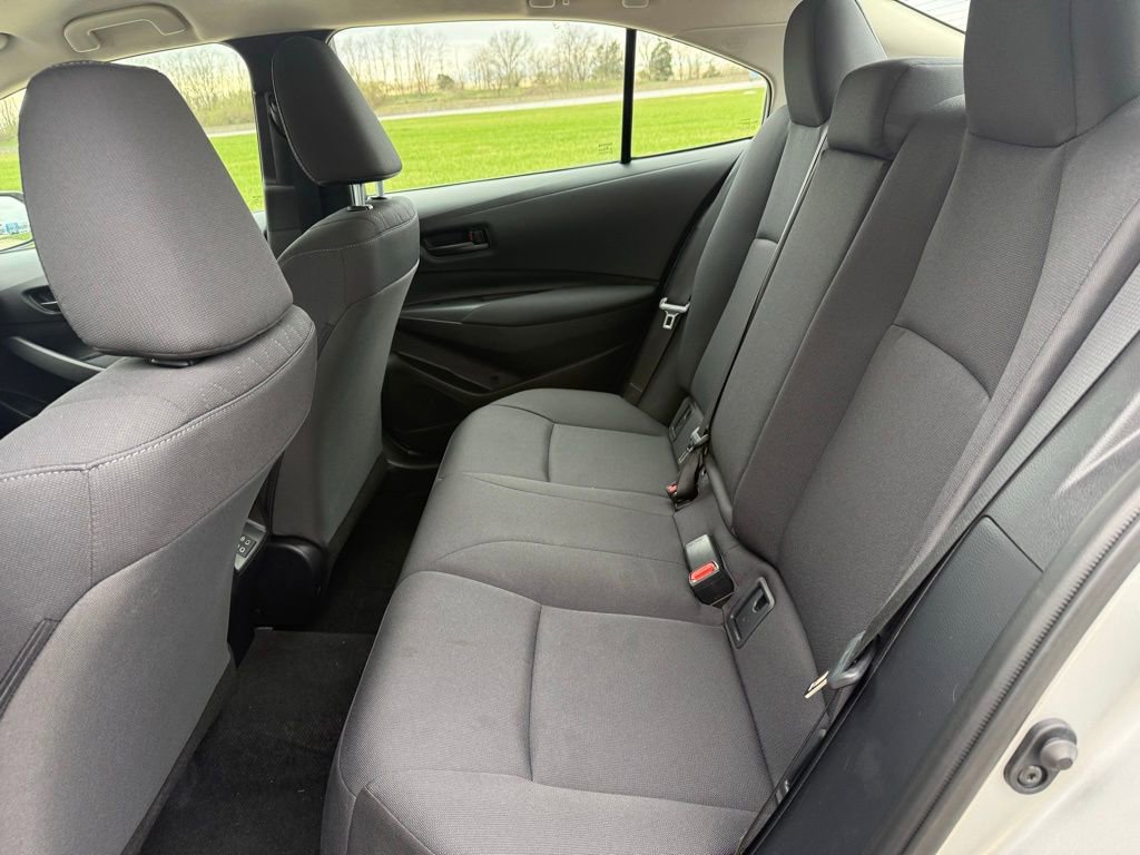 Used 2025 Toyota Corolla LE FWD image 13