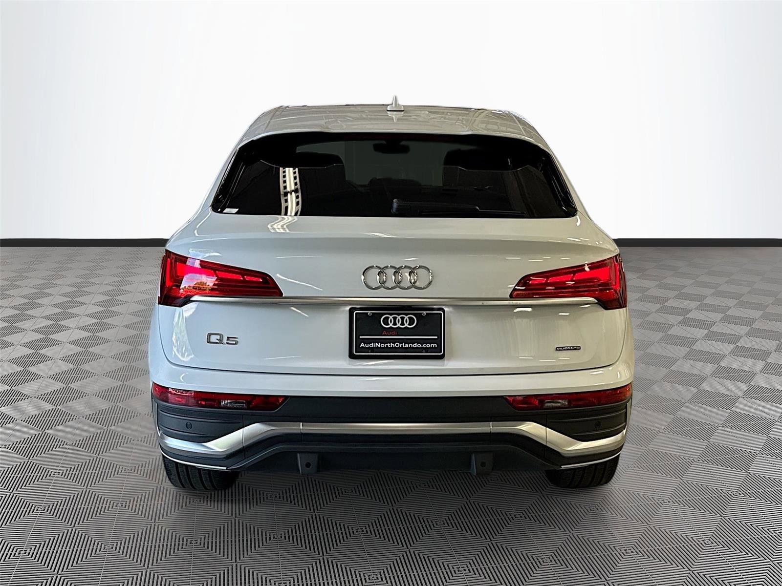 Certified 2025 Audi Q5 2.0T Premium Plus w/ Premium Plus Package AWD/4WD image 6