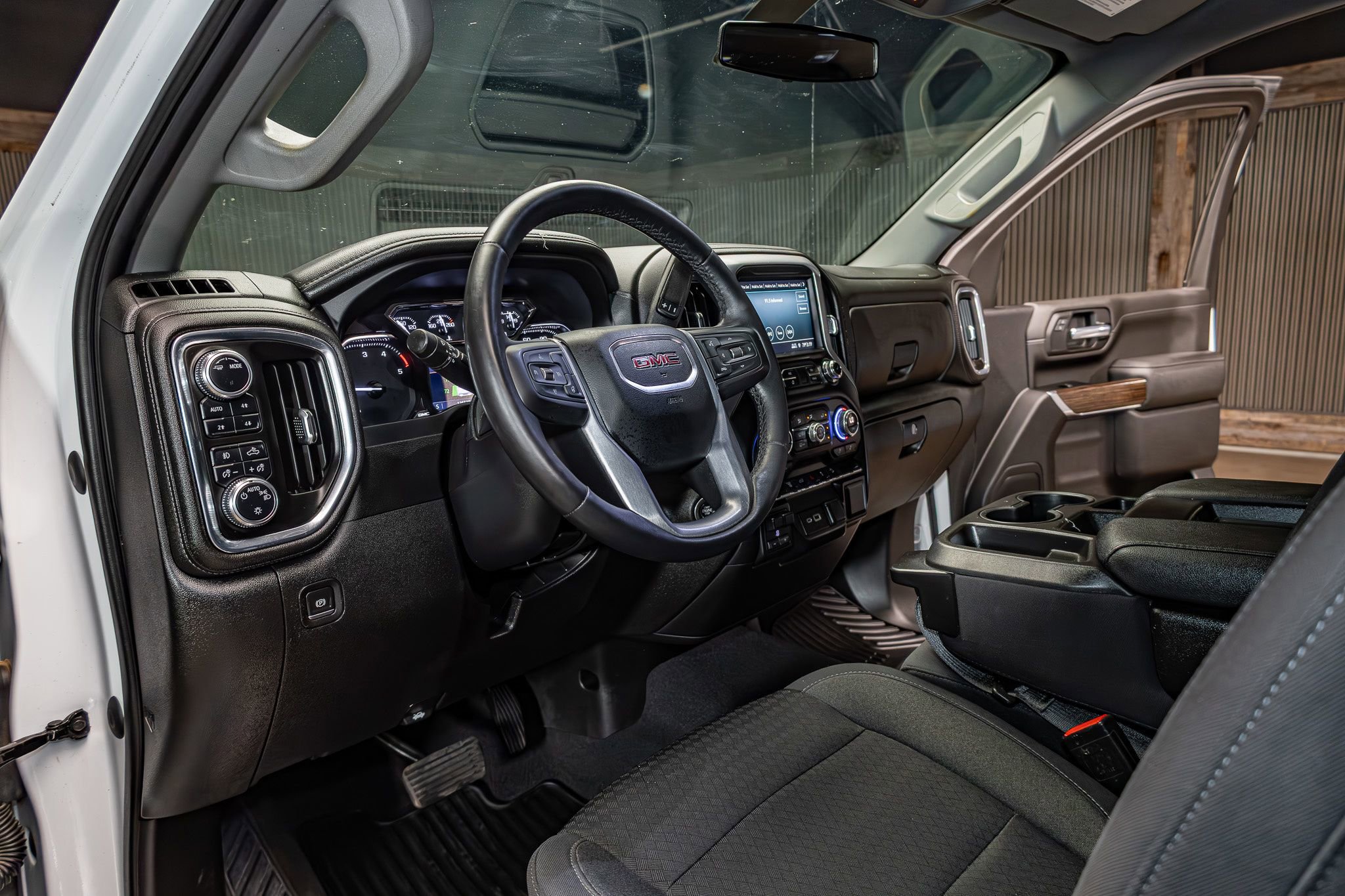 Used 2022 GMC Sierra 3500 SLE w/ SLE Value Package AWD/4WD image 12