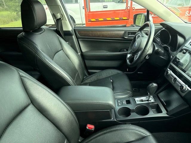 Used 2017 Subaru Outback 2.5i Limited w/ Popular Package #5 AWD/4WD image 4