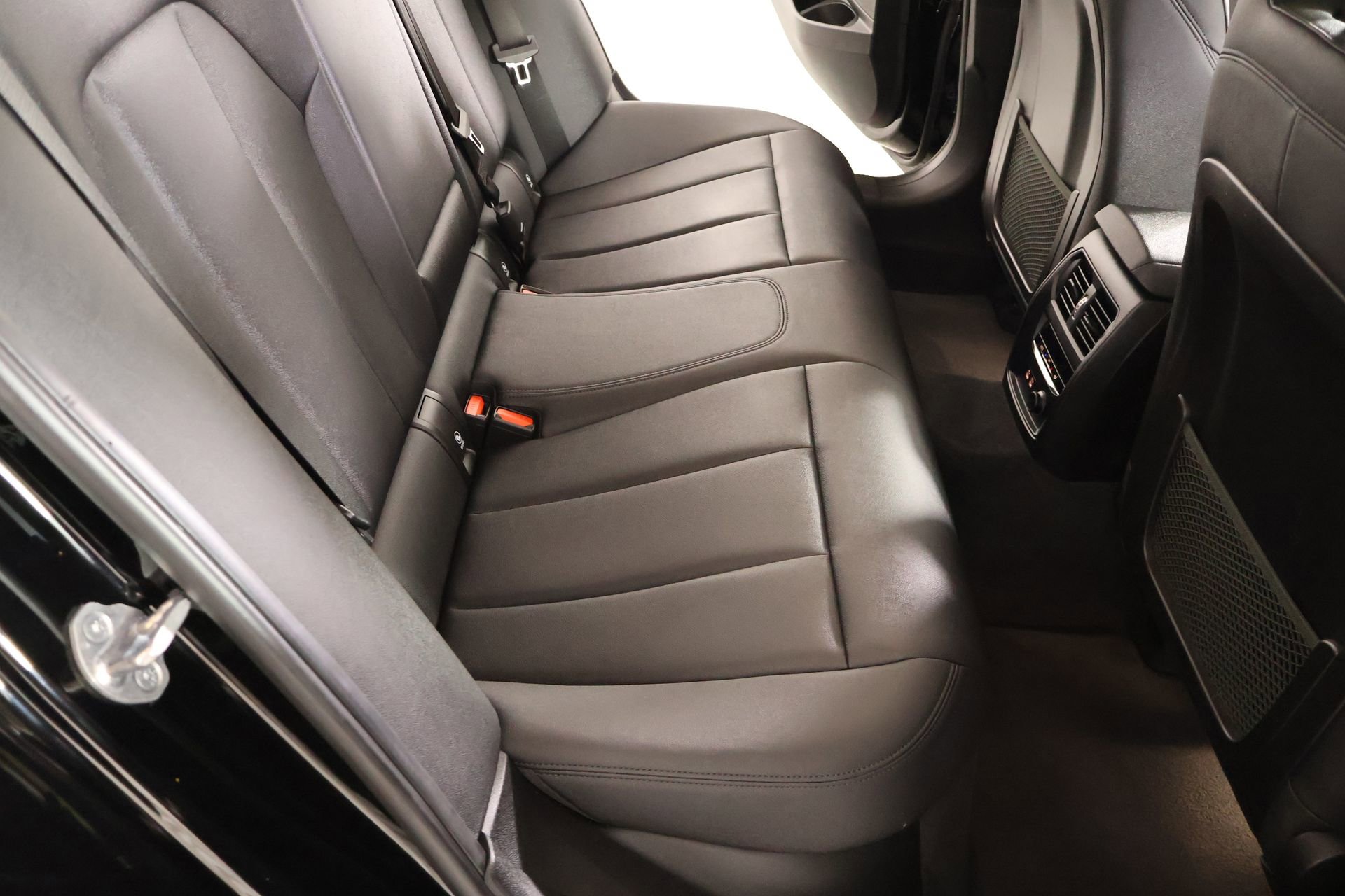 Used 2020 BMW 330i Sedan w/ Convenience Package image 15