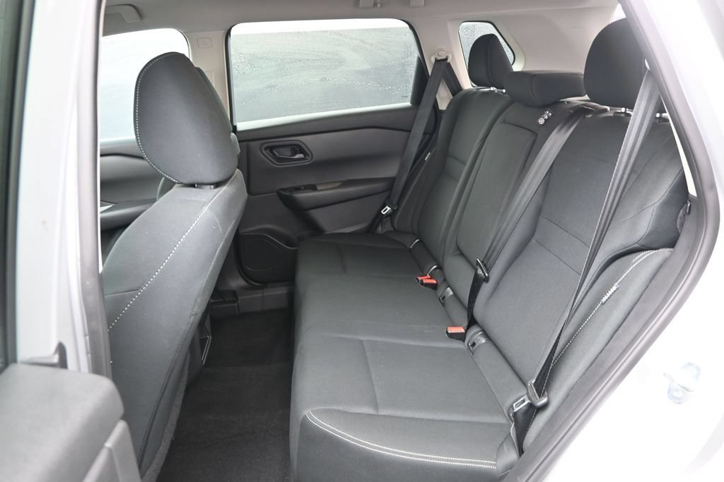 Used 2024 Nissan Rogue S AWD/4WD image 12