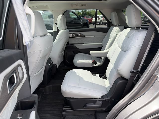 Used 2026 Ford Explorer Platinum w/ LUX Leather Package AWD/4WD image 30