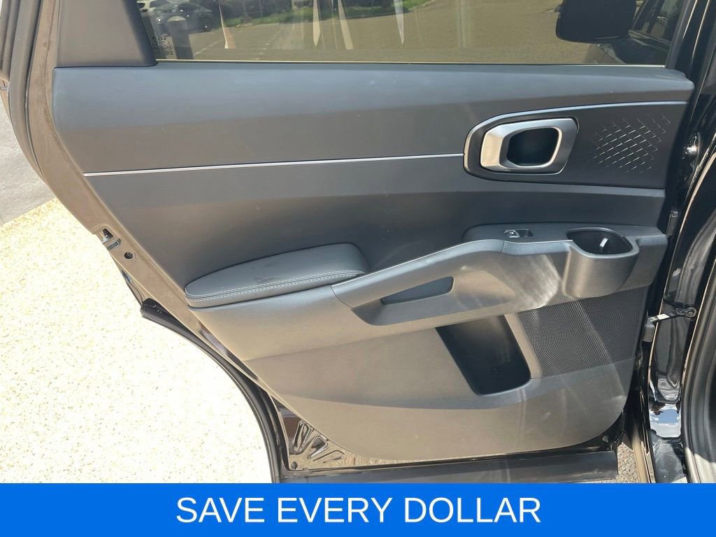 Used 2025 Kia Sorento S AWD/4WD image 15