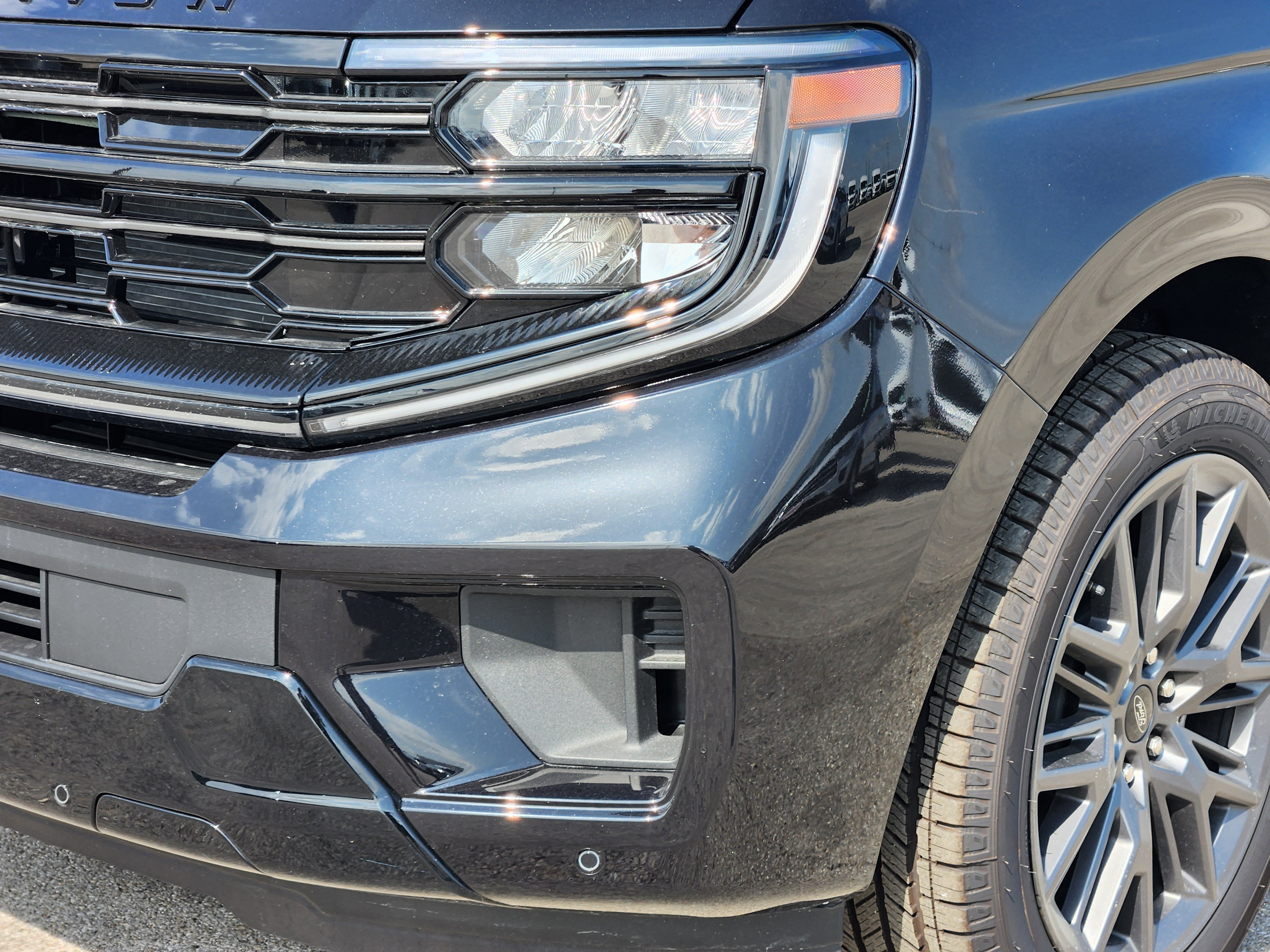 New 2026 Ford Expedition Max Platinum w/ Stealth Appearance Package AWD/4WD image 6