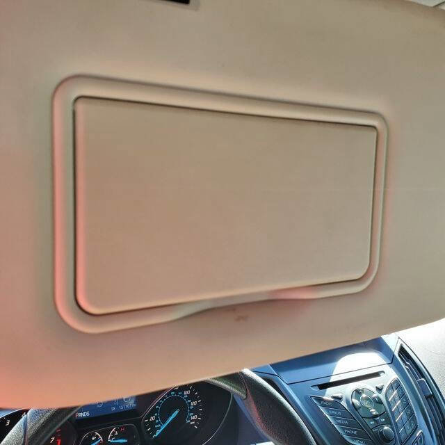 Used 2015 Ford Escape SE image 16