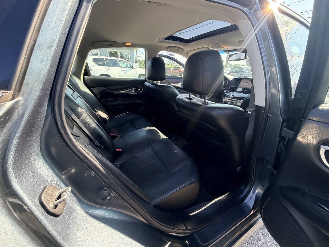 Used 2011 INFINITI M37 x w/ Premium Pkg AWD/4WD image 47