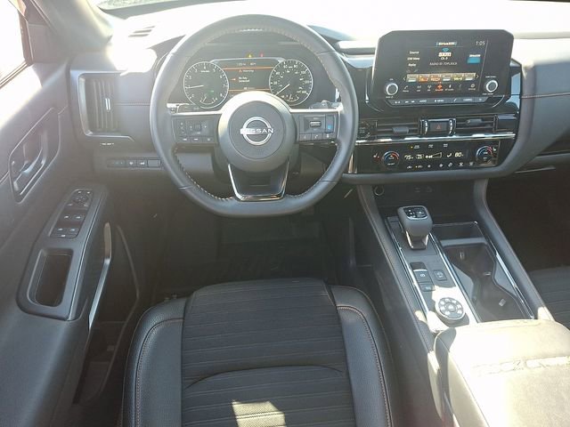 Used 2025 Nissan Pathfinder Rock Creek image 11