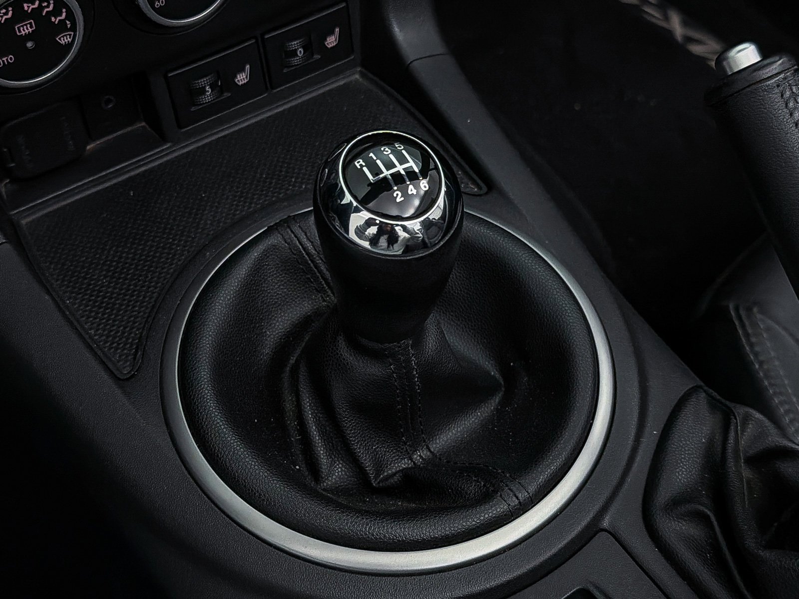 Used 2011 MAZDA MX-5 Miata Grand Touring w/ Premium Pkg image 18