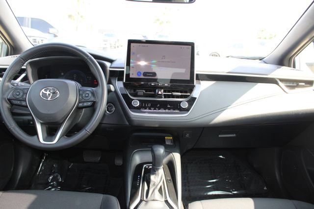 Used 2025 Toyota Corolla SE w/ SE Premium Package image 10