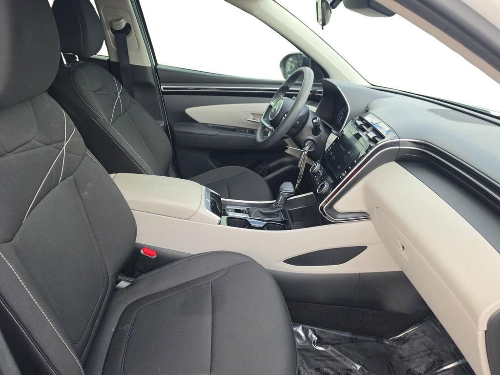 Certified 2023 Hyundai Tucson SE FWD image 15