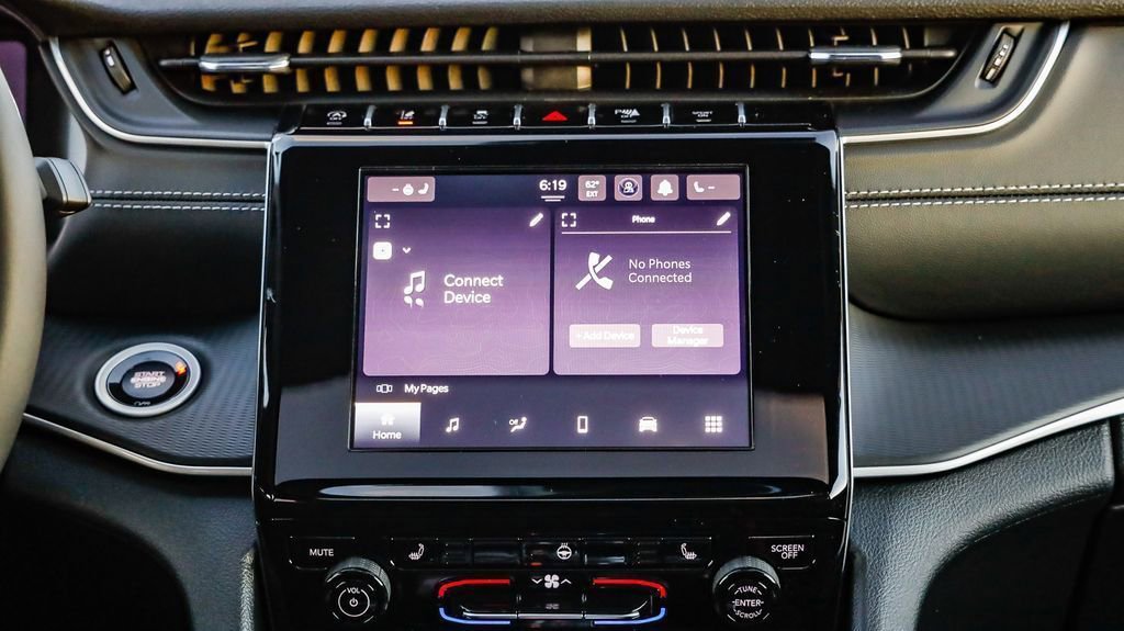 New 2025 Jeep Grand Cherokee L Laredo w/ Luxury Tech Group I image 15