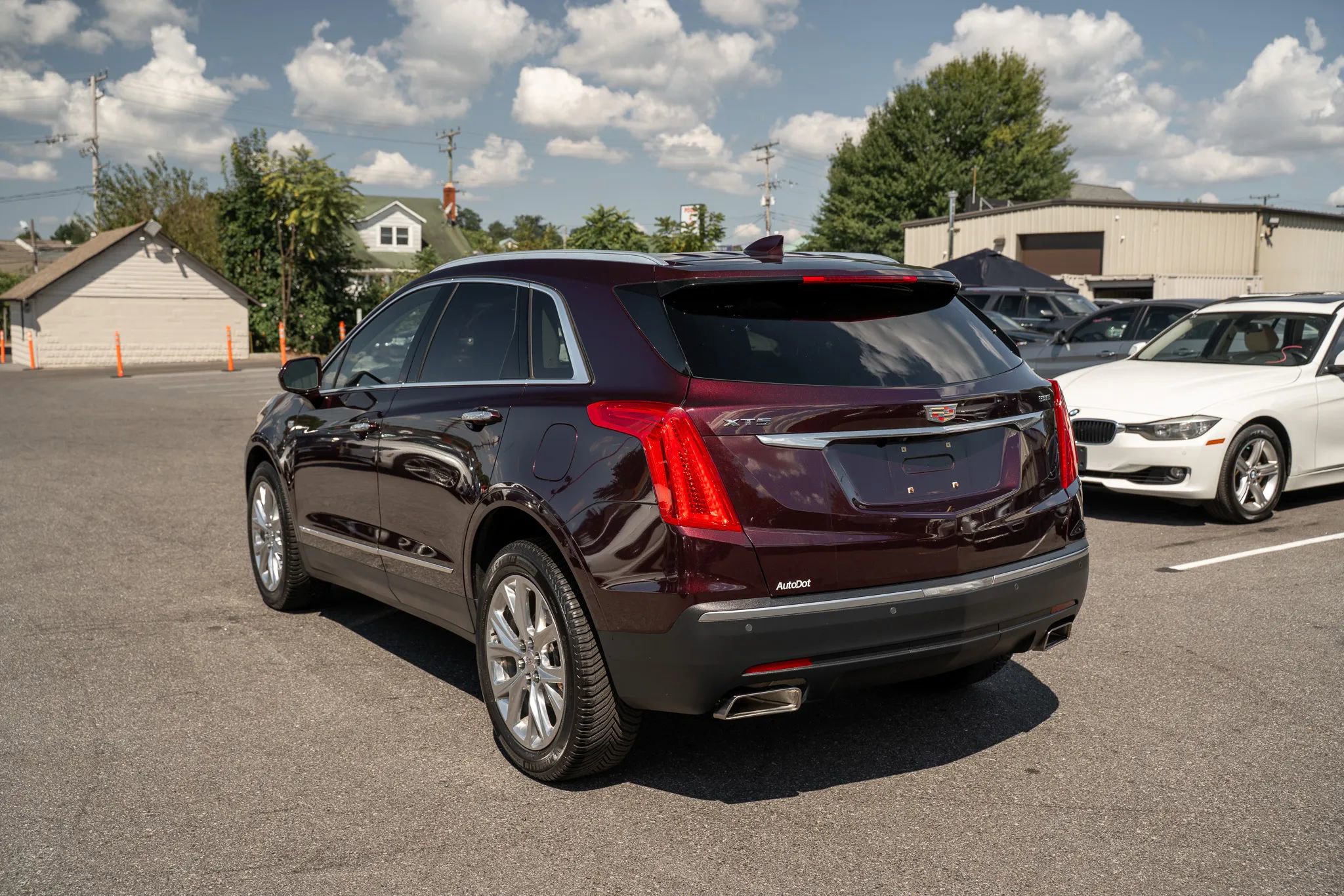 Used 2017 Cadillac XT5 Luxury image 2