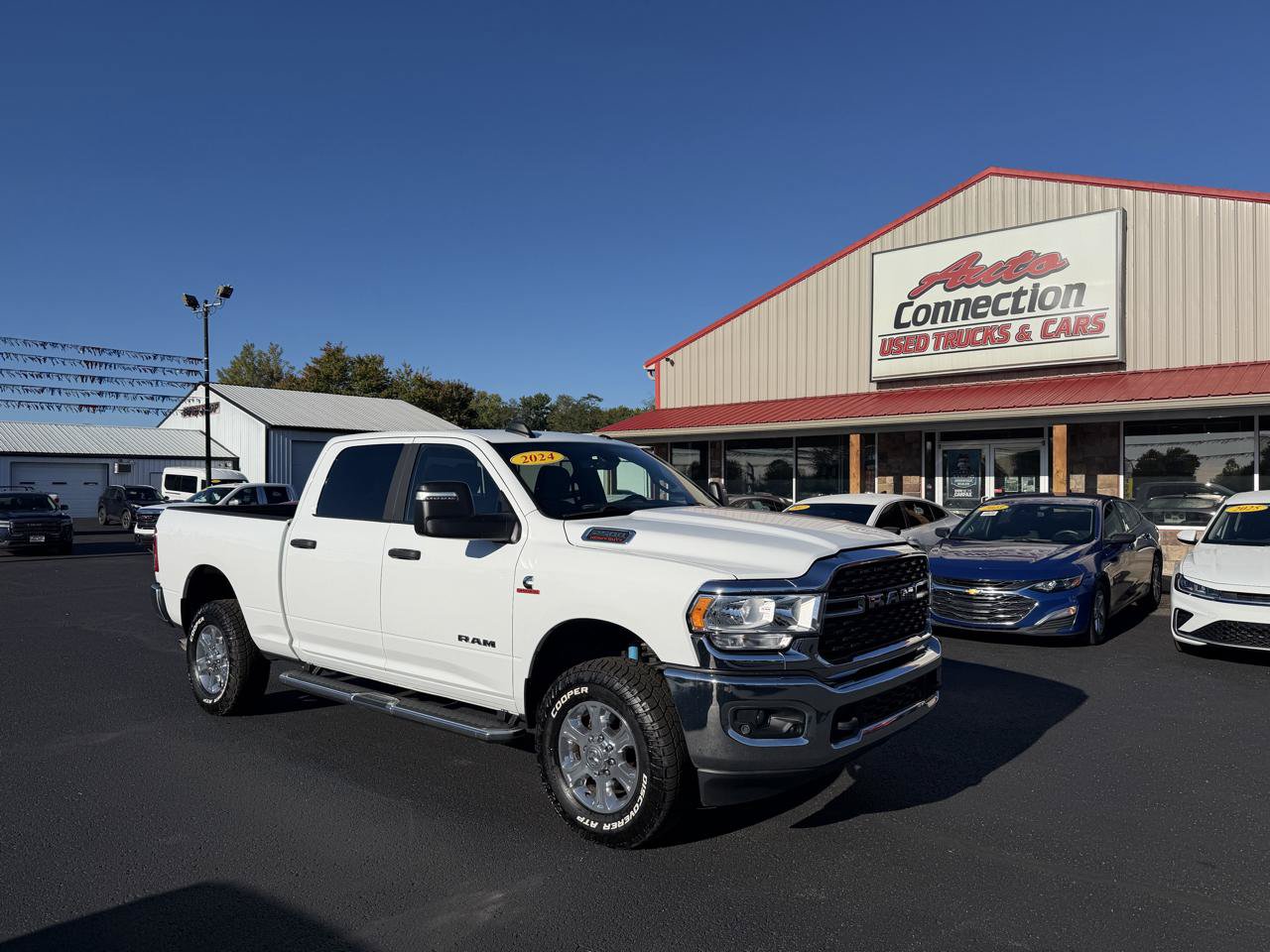 Used 2024 RAM 2500 Big Horn w/ Off Road Package AWD/4WD image 1