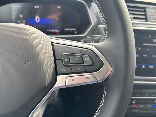 Certified 2024 Volkswagen Tiguan SE w/ Panoramic Sunroof Package image 19