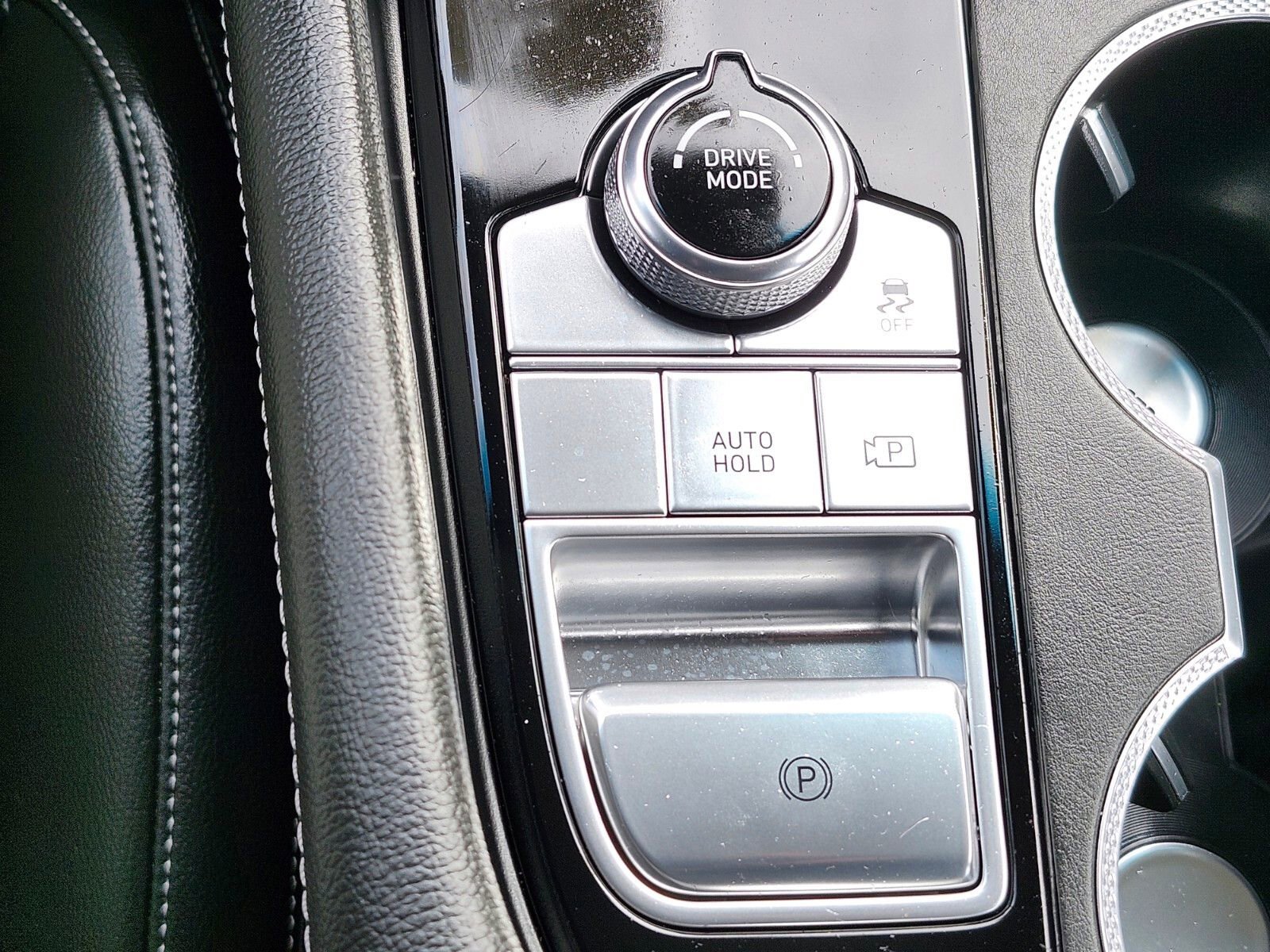 Used 2025 Genesis G70 2.5T image 23