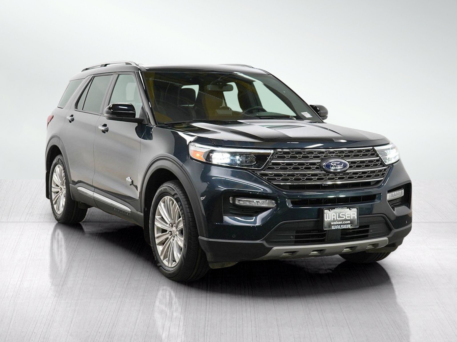 Used 2024 Ford Explorer King Ranch w/ Technology Package AWD/4WD image 8
